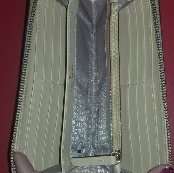 Kate Spade Wallet - Picture 3 of 7